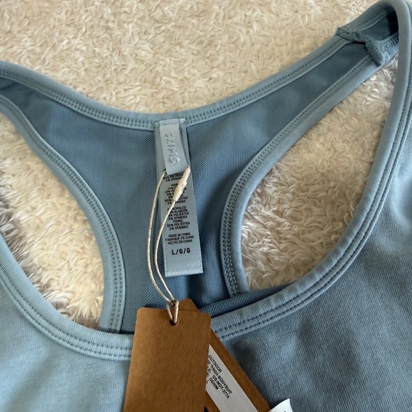 Skims soft lounger Romper, size large - Picture 3 of 4